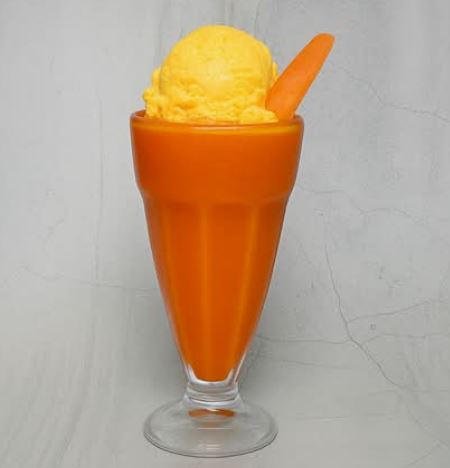 Carrot Juice & Saffron Ice Cream Shake 